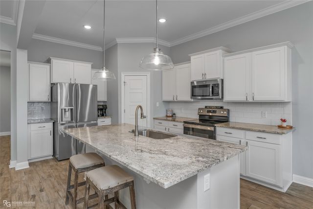 202 Woodcrest Drive, Stonewall, LA 71078