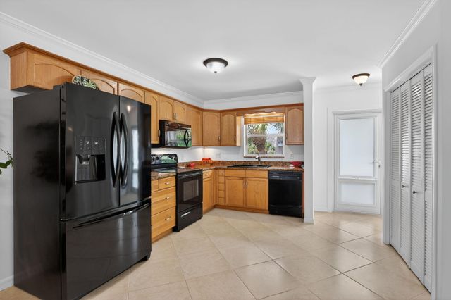 1166 Hillsboro Mile Hillsboro Mile 26, Hillsboro Beach, FL 33062