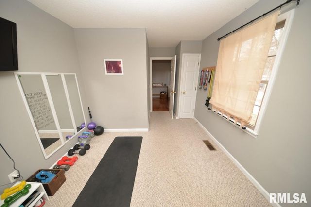 824 McCauley Lane, Mt Vernon, IL 62864