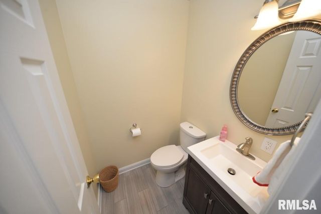 824 McCauley Lane, Mt Vernon, IL 62864