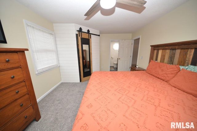 824 McCauley Lane, Mt Vernon, IL 62864