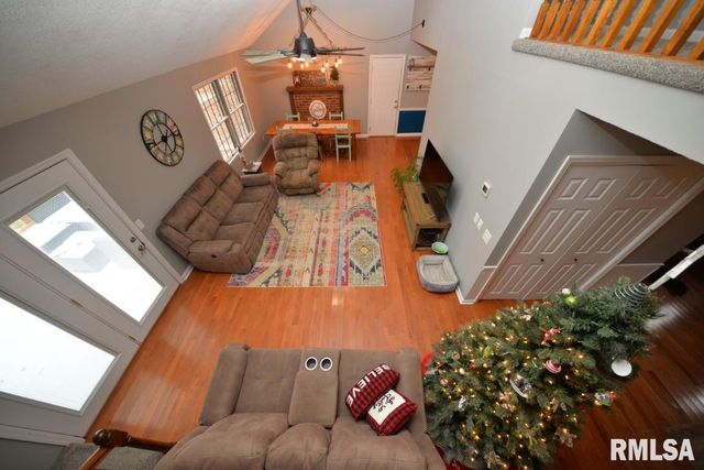 824 McCauley Lane, Mt Vernon, IL 62864