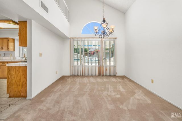 7900 Fallen Pine Way, Bakersfield, CA 93313