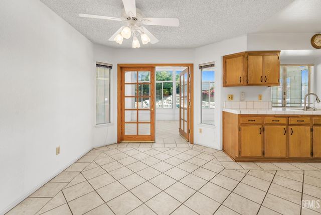 7900 Fallen Pine Way, Bakersfield, CA 93313