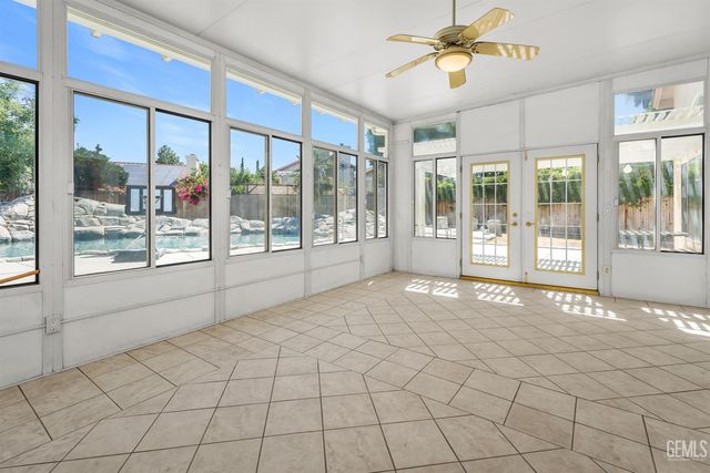 7900 Fallen Pine Way, Bakersfield, CA 93313
