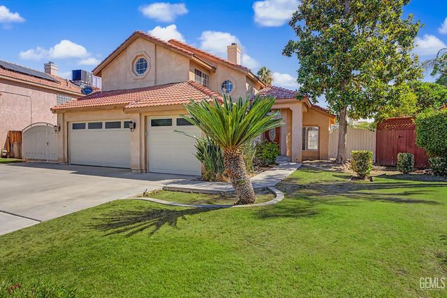 7900 Fallen Pine Way, Bakersfield, CA 93313