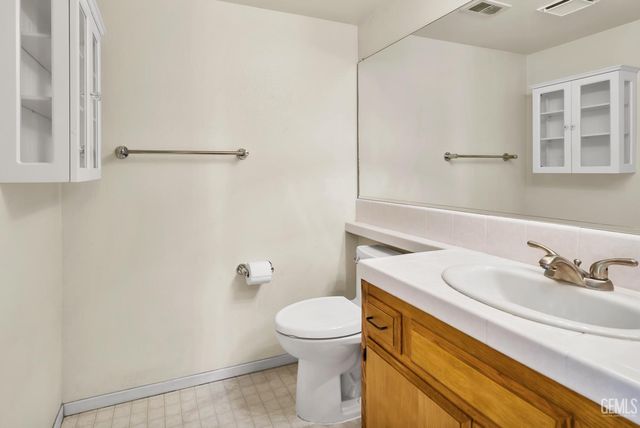 7900 Fallen Pine Way, Bakersfield, CA 93313