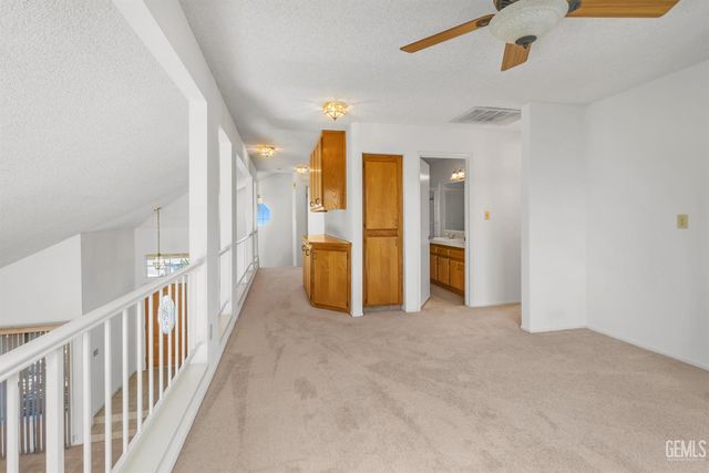 7900 Fallen Pine Way, Bakersfield, CA 93313