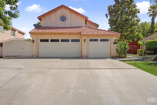 7900 Fallen Pine Way, Bakersfield, CA 93313
