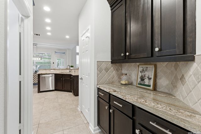922 Desert Blf, San Antonio, TX 78258