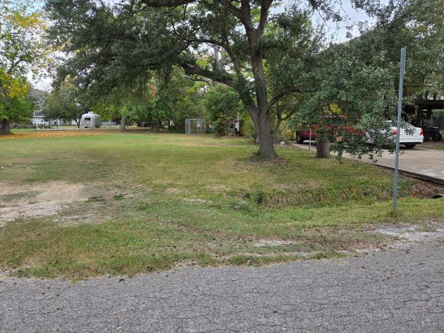 4718 Louise Street, Pasadena, TX 77586