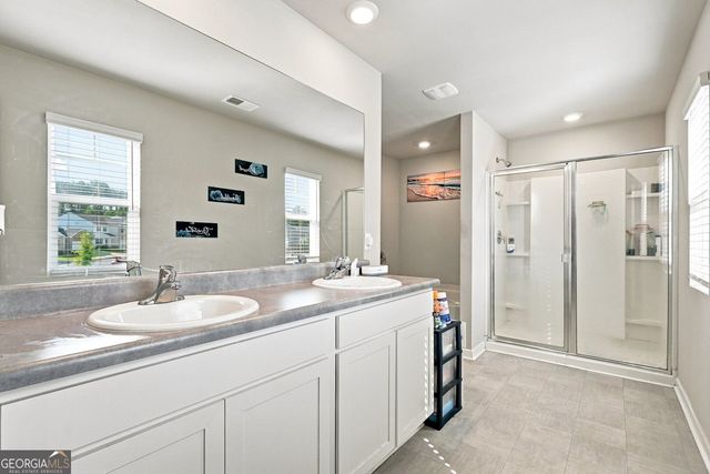 154 Silver Birch Pass, Newnan, GA 30265