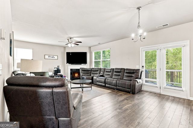 154 Silver Birch Pass, Newnan, GA 30265