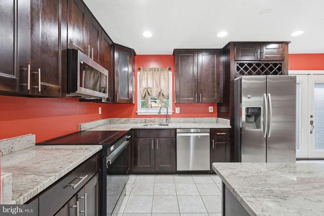 10703 CAMPUS WAY S, Upper Marlboro, MD 20774