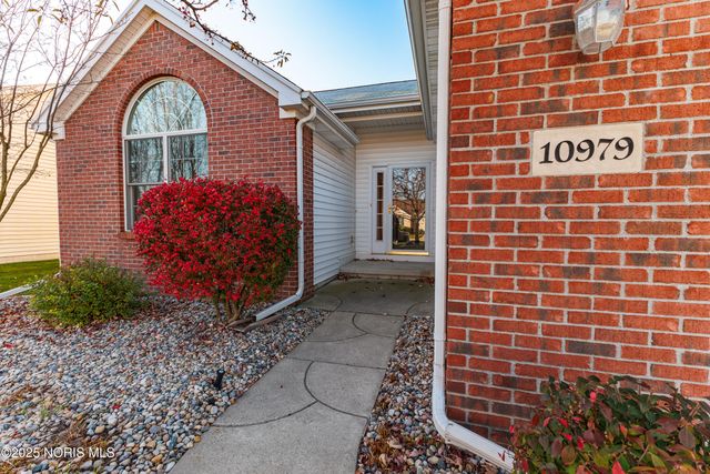 10979 S Lakes Drive, Perrysburg, OH 43551