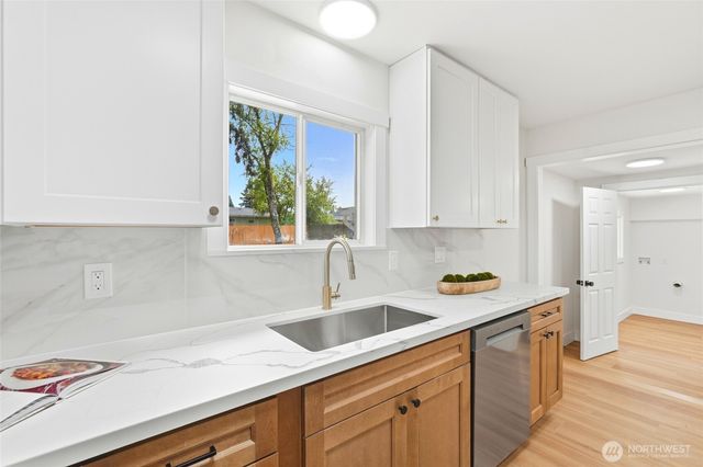 1229 S 312th Street, Federal Way, WA 98003