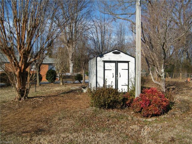 3501 Bates Drive, Winston-salem, NC 27105