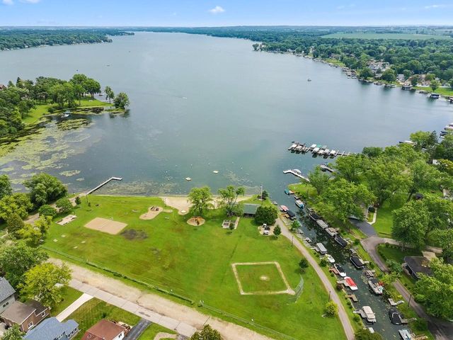 4117 Chestnut AVENUE, Delavan, WI 53115