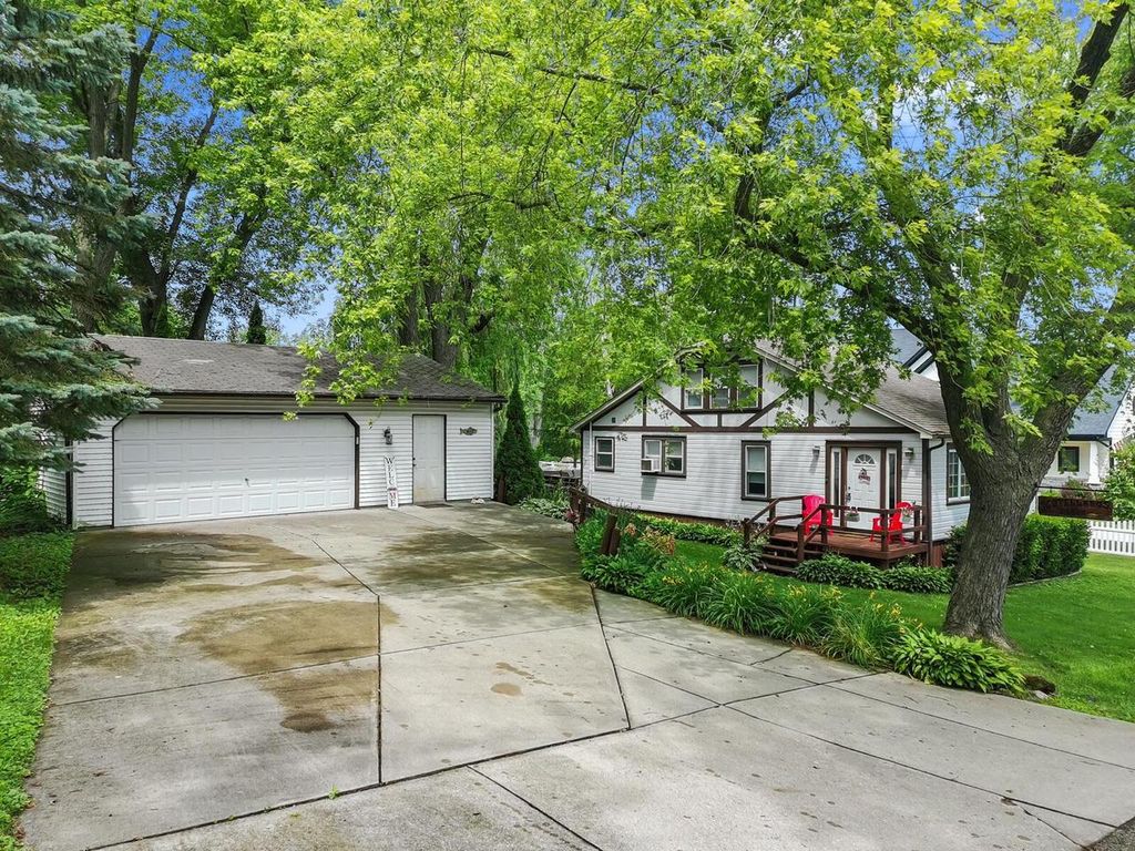 4117 Chestnut AVENUE, Delavan, WI 53115