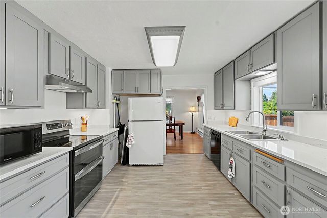 3125 Oas Drive W, University Place, WA 98466