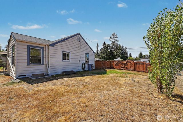 3125 Oas Drive W, University Place, WA 98466