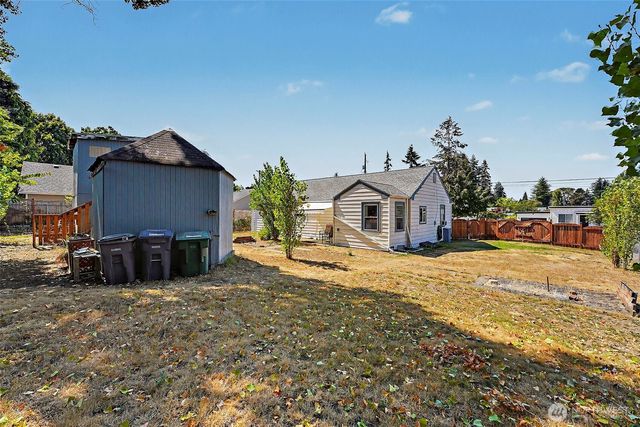 3125 Oas Drive W, University Place, WA 98466