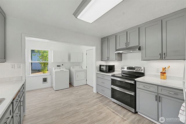 3125 Oas Drive W, University Place, WA 98466