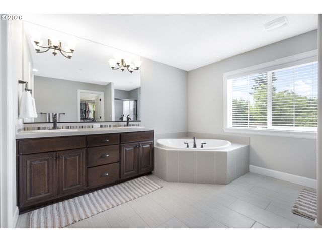 10729 Nw GLENMORE Way, Portland, OR 97229