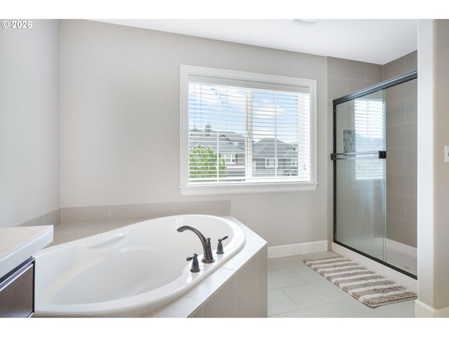 10729 Nw GLENMORE Way, Portland, OR 97229