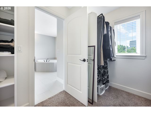 10729 Nw GLENMORE Way, Portland, OR 97229