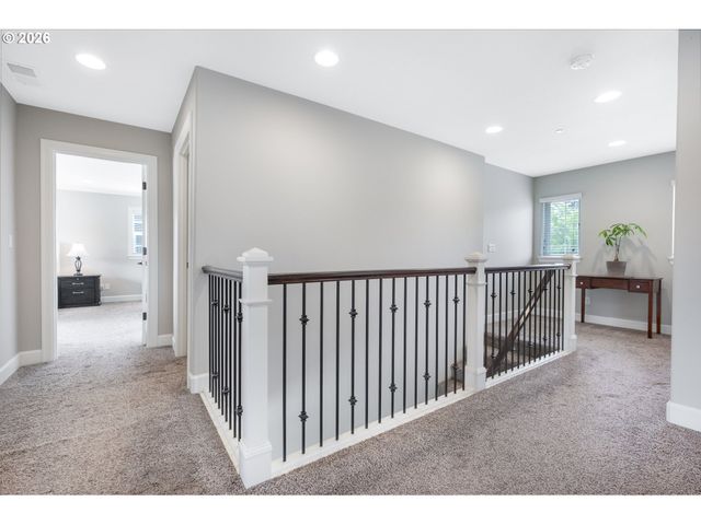 10729 Nw GLENMORE Way, Portland, OR 97229