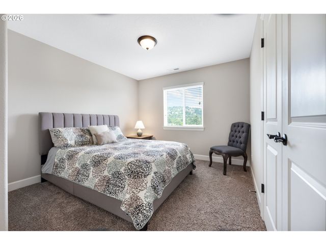10729 Nw GLENMORE Way, Portland, OR 97229