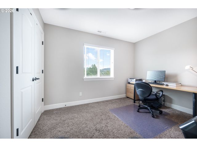 10729 Nw GLENMORE Way, Portland, OR 97229