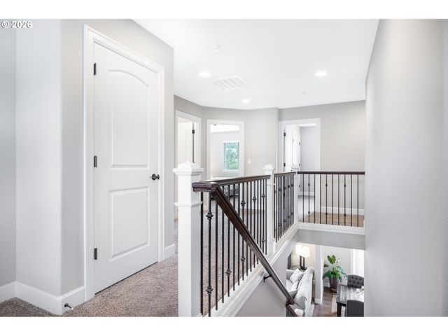 10729 Nw GLENMORE Way, Portland, OR 97229