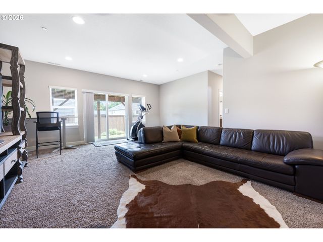10729 Nw GLENMORE Way, Portland, OR 97229