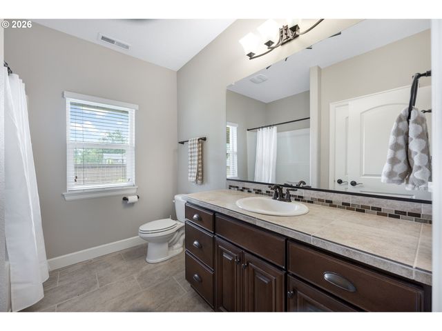 10729 Nw GLENMORE Way, Portland, OR 97229