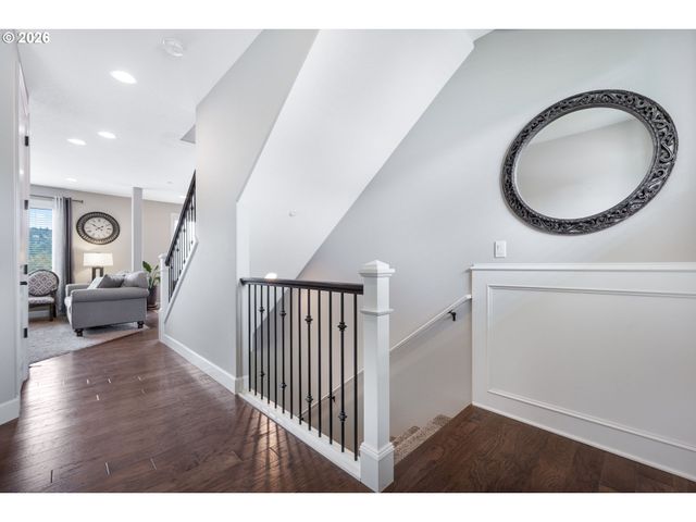10729 Nw GLENMORE Way, Portland, OR 97229