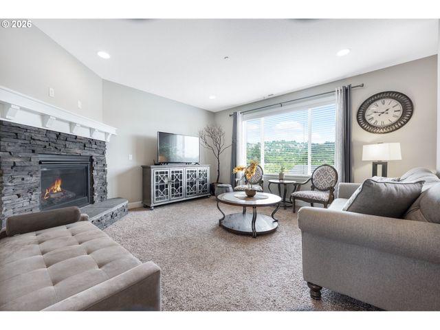 10729 Nw GLENMORE Way, Portland, OR 97229