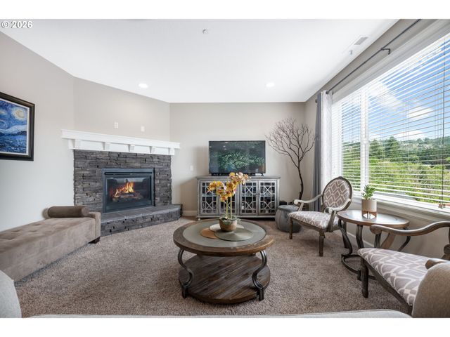 10729 Nw GLENMORE Way, Portland, OR 97229