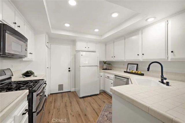 18044 Courreges Court, Fountain Valley, CA 92708