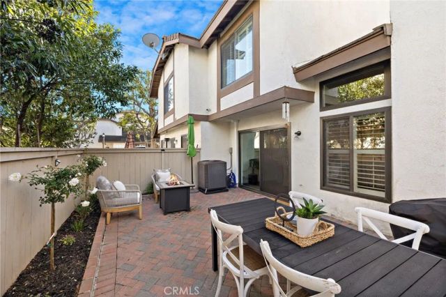 18044 Courreges Court, Fountain Valley, CA 92708