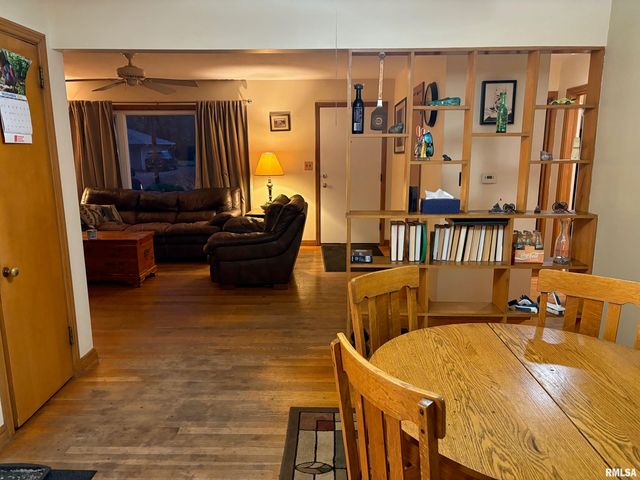 1614 ELMWOOD Street, South Jacksonville, IL 62650