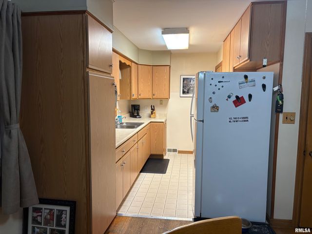 1614 ELMWOOD Street, South Jacksonville, IL 62650