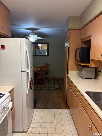 1614 ELMWOOD Street, South Jacksonville, IL 62650