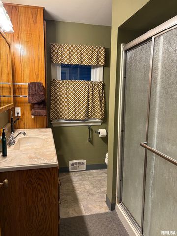 1614 ELMWOOD Street, South Jacksonville, IL 62650