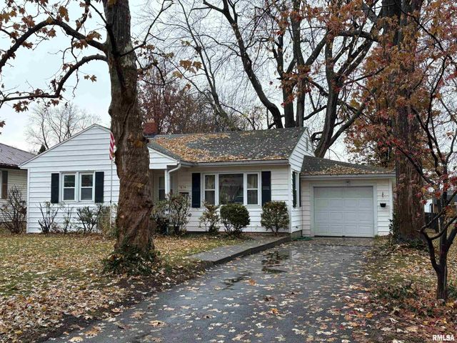 1614 ELMWOOD Street, South Jacksonville, IL 62650