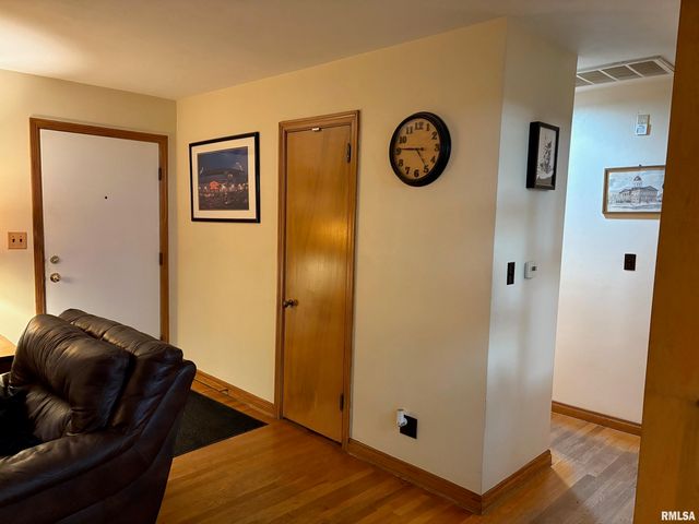 1614 ELMWOOD Street, South Jacksonville, IL 62650