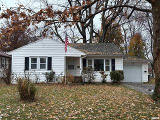 1614 ELMWOOD Street, South Jacksonville, IL 62650