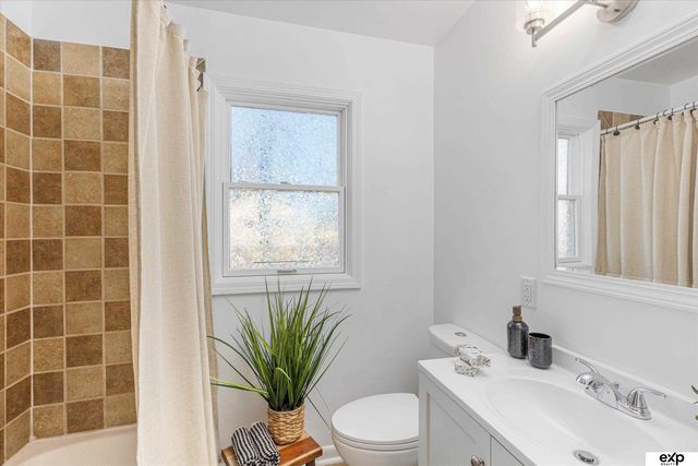 3202 Wallace Avenue, Bellevue, NE 68046