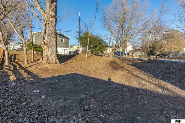 3202 Wallace Avenue, Bellevue, NE 68046